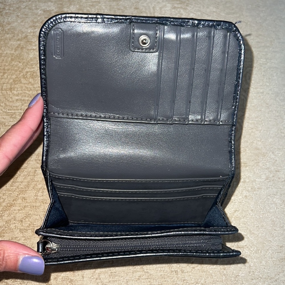 Coach wallet. - Picture 5 of 5